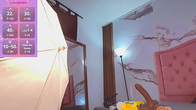 Snapshot of AlyaThompson chatting on 11/11/25, 03:28 AlyaThompson online show from 11/11/25, 03:28