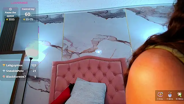 Snapshot of AlyaThompson chatting on 12/05/25, 04:10 AlyaThompson online show from 12/05/25, 04:10