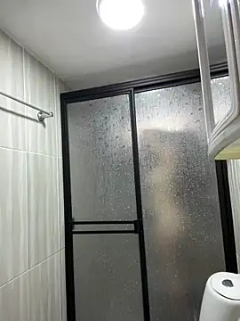 Snapshot of MarilynSmith01 chatting on 03/26/26, 02:33 MarilynSmith01 online show from 03/26/26, 02:33