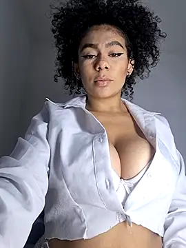 Snapshot of Yerystar chatting on 09/14/25, 12:43 Yerystar online show from 09/14/25, 12:43