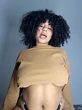 Snapshot of Yerystar chatting on 10/11/25, 09:35 Yerystar online show from 10/11/25, 09:35