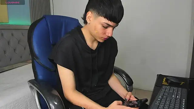 Snapshot of SamBlack_ chatting on 07/03/26, 01:17 SamBlack online show from 07/03/26, 01:17
