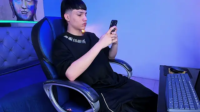Snapshot of SamBlack_ chatting on 07/17/26, 01:40 SamBlack online show from 07/17/26, 01:40