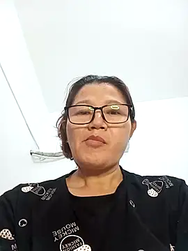 Snapshot of Vina_venus chatting on 12/21/25, 12:40 Vina venus online show from 12/21/25, 12:40
