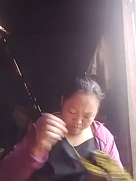 Snapshot of MaySweetb chatting on 10/16/25, 01:50 MaySweetb online show from 10/16/25, 01:50