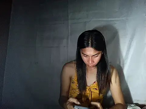 Snapshot of Asian_PrettyAle chatting on 04/23/26, 01:13 Asian PrettyAle online show from 04/23/26, 01:13
