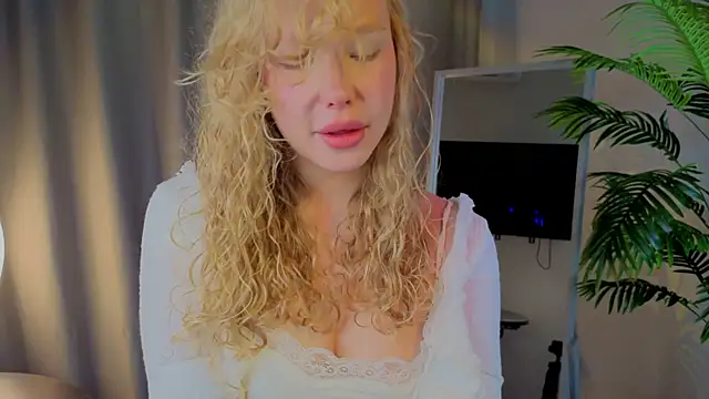 emilyshepar d online show from 10/27/25, 02:37