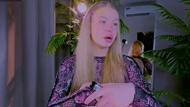 Snapshot of emilyshepar_d chatting on 03/19/26, 03:21 emilyshepar d online show from 03/19/26, 03:21