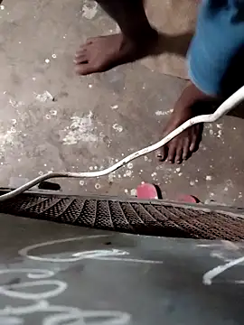 Snapshot of RAYI_Queen_4 chatting on 12/19/25, 08:16 RAYI Queen 4 online show from 12/19/25, 08:16