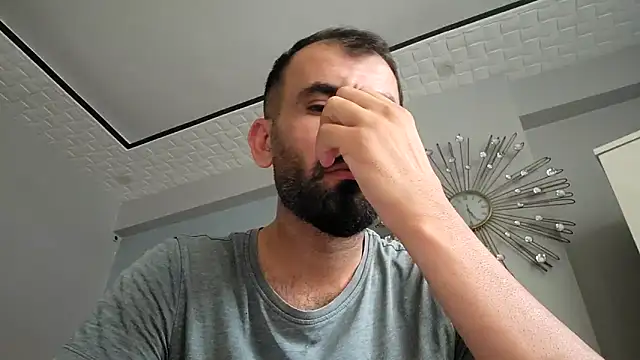 Apooabe online show from 10/05/25, 03:21