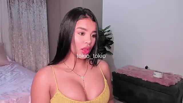 Snapshot of Tokio_Tokio chatting on 01/04/25, 01:21 Tokio Tokio online show from 01/04/25, 01:21