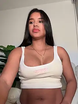 Snapshot of Tokio_Tokio chatting on 02/14/25, 03:43 Tokio Tokio online show from 02/14/25, 03:43