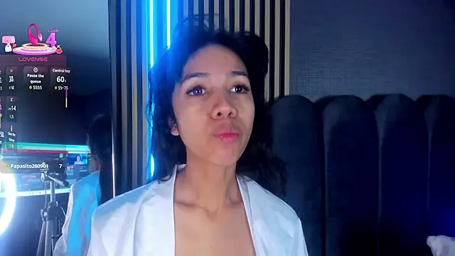 Snapshot of Gina_77 chatting on 11/01/25, 12:40 Gina 77 online show from 11/01/25, 12:40