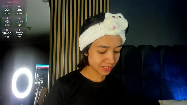 Snapshot of Gina_77 chatting on 11/11/25, 12:38 Gina 77 online show from 11/11/25, 12:38