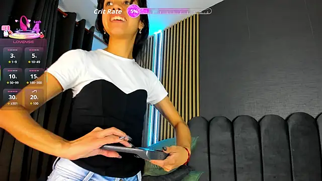 Snapshot of Gina_77 chatting on 12/18/25, 07:53 Gina 77 online show from 12/18/25, 07:53