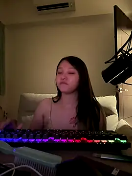 Yucheng  520 online show from 12/18/25, 09:26