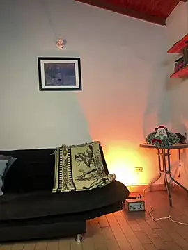 Snapshot of AlekBlake_ chatting on 12/19/25, 02:29 AlekBlake online show from 12/19/25, 02:29