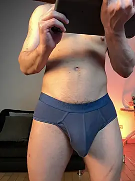 Snapshot of AlekBlake_ chatting on 03/05/26, 02:18 AlekBlake online show from 03/05/26, 02:18