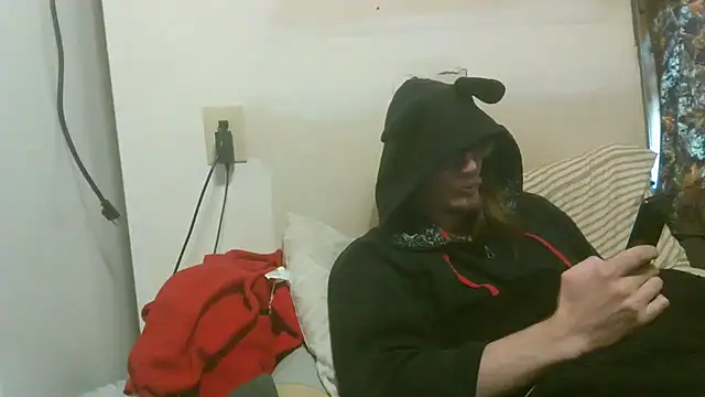 Snapshot of dandonn chatting on 02/08/26, 01:58 dandonn online show from 02/08/26, 01:58