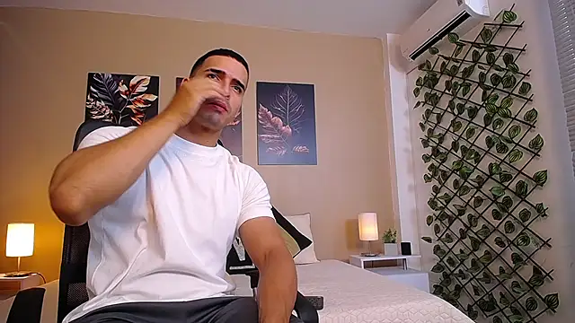 Snapshot of ChristopherBlack_ chatting on 11/12/25, 01:11 ChristopherBlack online show from 11/12/25, 01:11