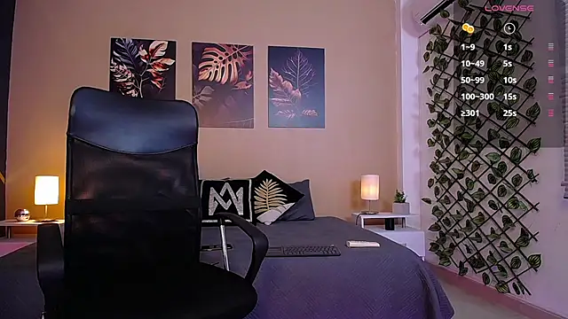 Snapshot of ChristopherBlack_ chatting on 02/13/26, 01:18 ChristopherBlack online show from 02/13/26, 01:18