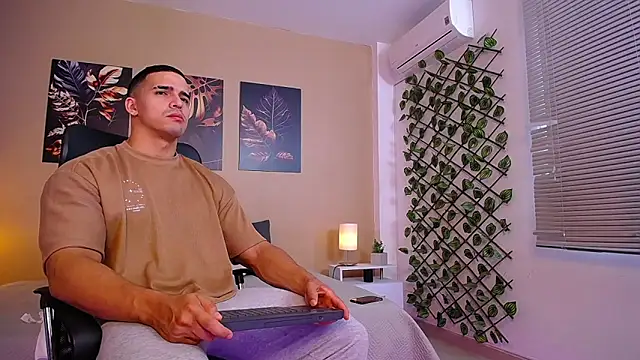 Snapshot of ChristopherBlack_ chatting on 02/16/26, 01:18 ChristopherBlack online show from 02/16/26, 01:18