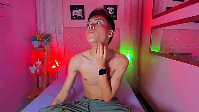 MaxiWildd online show from 11/18/25, 01:04