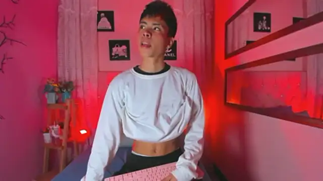 MaxiWildd online show from 11/22/25, 01:10