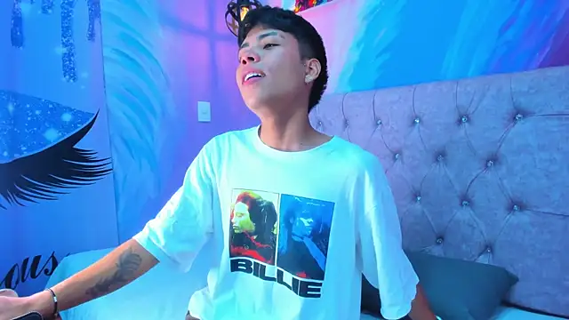 MaxiWildd online show from 04/14/26, 01:28