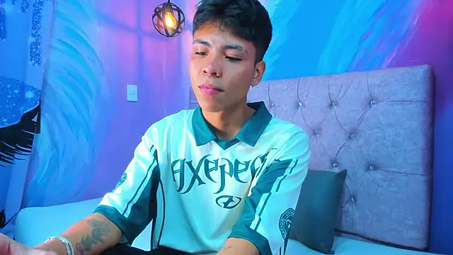 Snapshot of MaxiWildd chatting on 05/30/26, 01:19 MaxiWildd online show from 05/30/26, 01:19