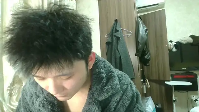 Snapshot of chengliyan chatting on 12/22/25, 07:00 chengliyan online show from 12/22/25, 07:00