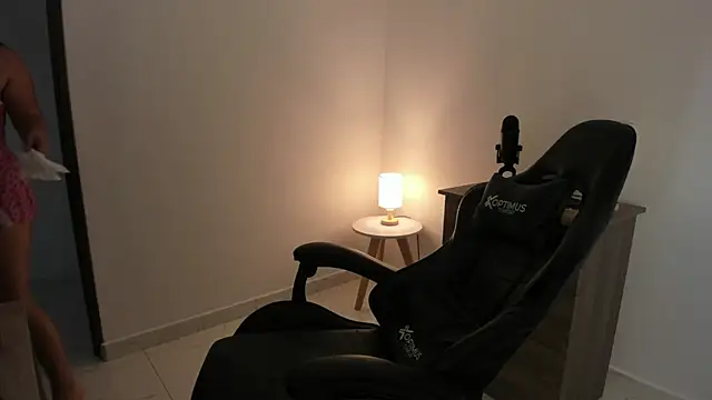 Kyleighc online show from 10/28/25, 10:34