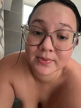 Kyleighc online show from 12/21/25, 09:33