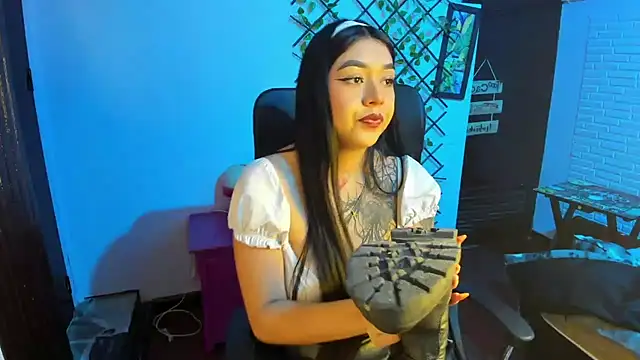 Keyla Cutte online show from 10/17/25, 02:48