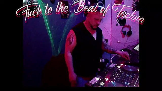 Snapshot of Wir2002Paar chatting on 03/14/26, 01:55 Wir2002Paar online show from 03/14/26, 01:55