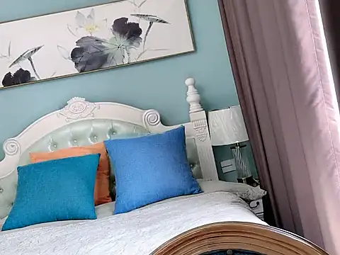 sarah111 online show from 10/28/25, 03:43