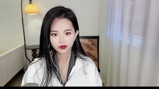 Snapshot of Musae7 chatting on 10/21/25, 02:34 Musae7 online show from 10/21/25, 02:34