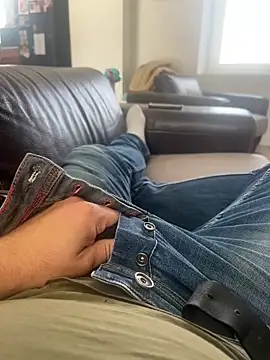 Snapshot of carapace31 chatting on 10/05/25, 11:30 carapace31 online show from 10/05/25, 11:30