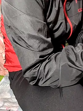 Snapshot of sasud2 chatting on 12/15/25, 12:26 sasud2 online show from 12/15/25, 12:26