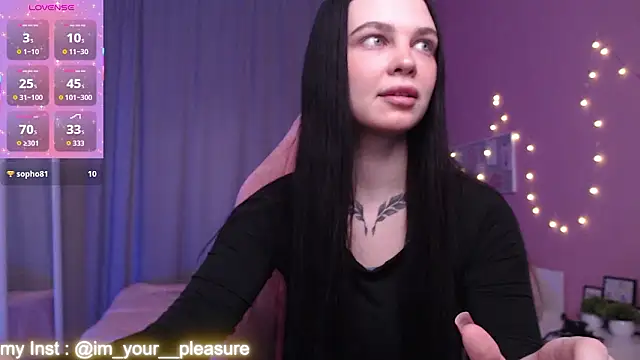 Snapshot of Michela_Fruet chatting on 03/08/26, 01:03 Michela Fruet online show from 03/08/26, 01:03