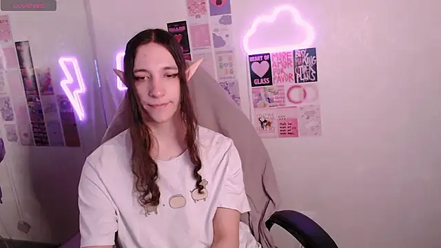 Snapshot of SilverMuse chatting on 02/06/26, 09:40 SilverMuse online show from 02/06/26, 09:40