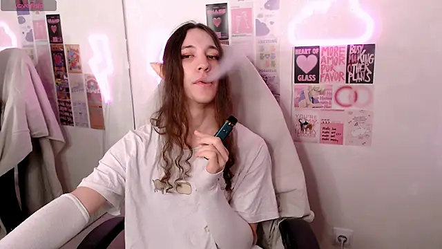 Snapshot of SilverMuse chatting on 03/19/26, 09:52 SilverMuse online show from 03/19/26, 09:52