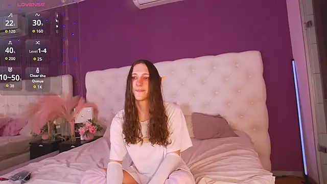 Snapshot of SilverMuse chatting on 03/31/26, 12:23 SilverMuse online show from 03/31/26, 12:23