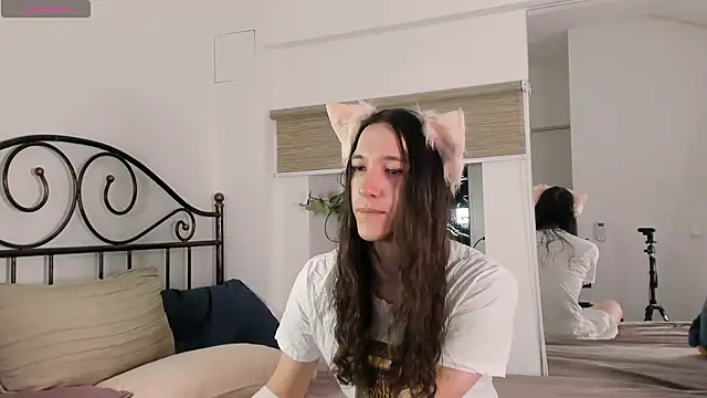 Snapshot of SilverMuse chatting on 04/13/26, 12:49 SilverMuse online show from 04/13/26, 12:49