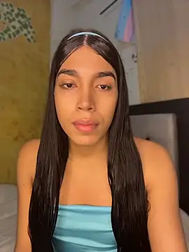 Snapshot of AmbarFoxx_ chatting on 06/19/26, 04:50 AmbarFoxx online show from 06/19/26, 04:50