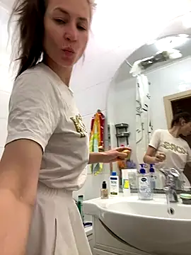 Snapshot of Lizza_xxx chatting on 10/21/25, 07:31 Lizza xxx online show from 10/21/25, 07:31