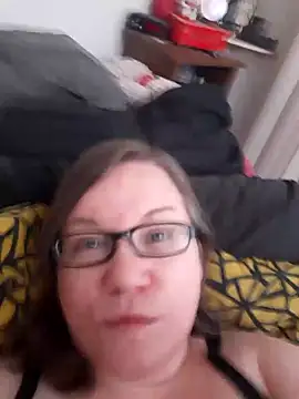 Snapshot of AnniDiMoni chatting on 11/14/25, 05:28 AnniDiMoni online show from 11/14/25, 05:28