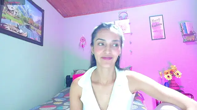 Snapshot of angelic_coral chatting on 11/07/25, 01:27 angelic coral online show from 11/07/25, 01:27