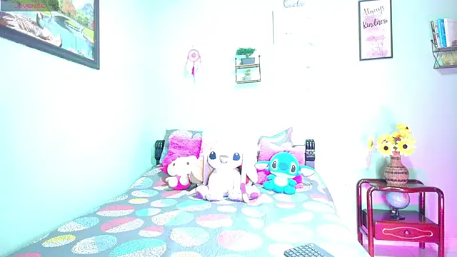 Snapshot of angelic_coral chatting on 11/08/25, 01:06 angelic coral online show from 11/08/25, 01:06