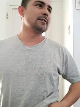 Snapshot of Bradd_32 chatting on 09/14/25, 06:29 Bradd 32 online show from 09/14/25, 06:29